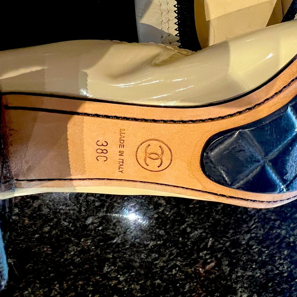 Chanel pumps 38